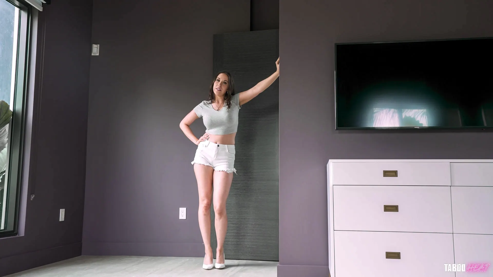 Amiee Cambridge - Amiee Cambridge In Step Mom Catches You Masturbating | Picture (1)